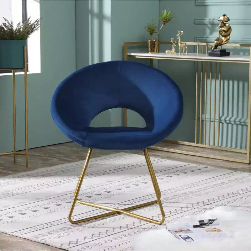 Fauteuil d'appoint Slatina en velours soyeux de Roundhill Furniture, bleu avec base dorée