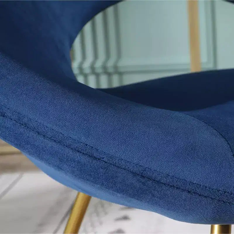 Fauteuil d'appoint Slatina en velours soyeux de Roundhill Furniture, bleu avec base dorée