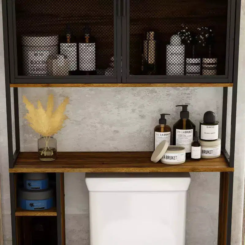 Meuble de rangement industriel pour salle de bain Famapy avec portes en maille métallique et design au-dessus des toilettes