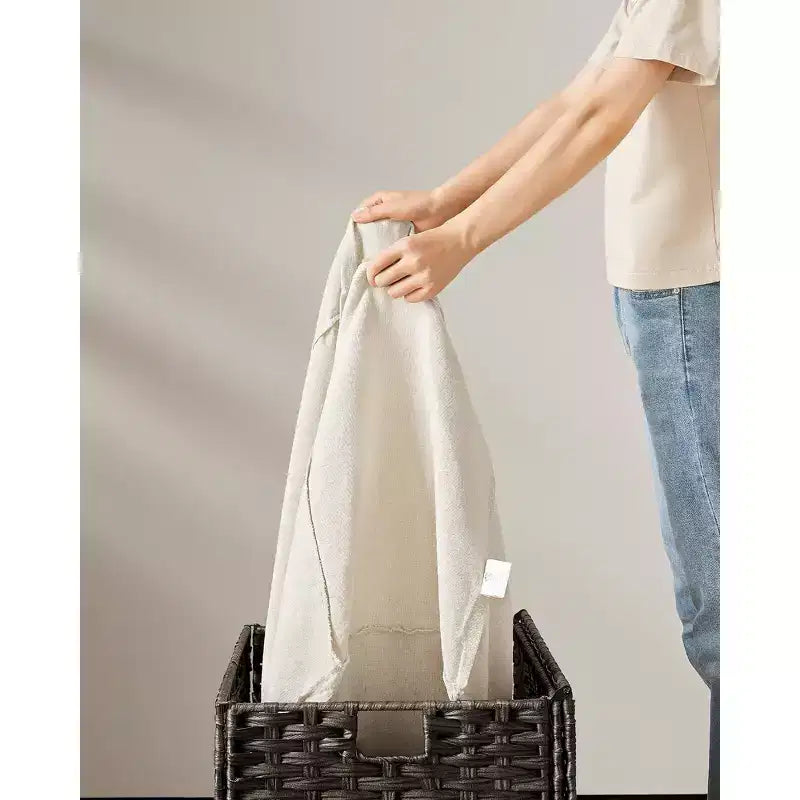 SONGMICS Panier de rangement avec couvercle, bac de rangement de 105 L (27,7 gallons), panier de rangement tressé pour couvertures avec poignées, pliable, doublure amovible, cadre en métal