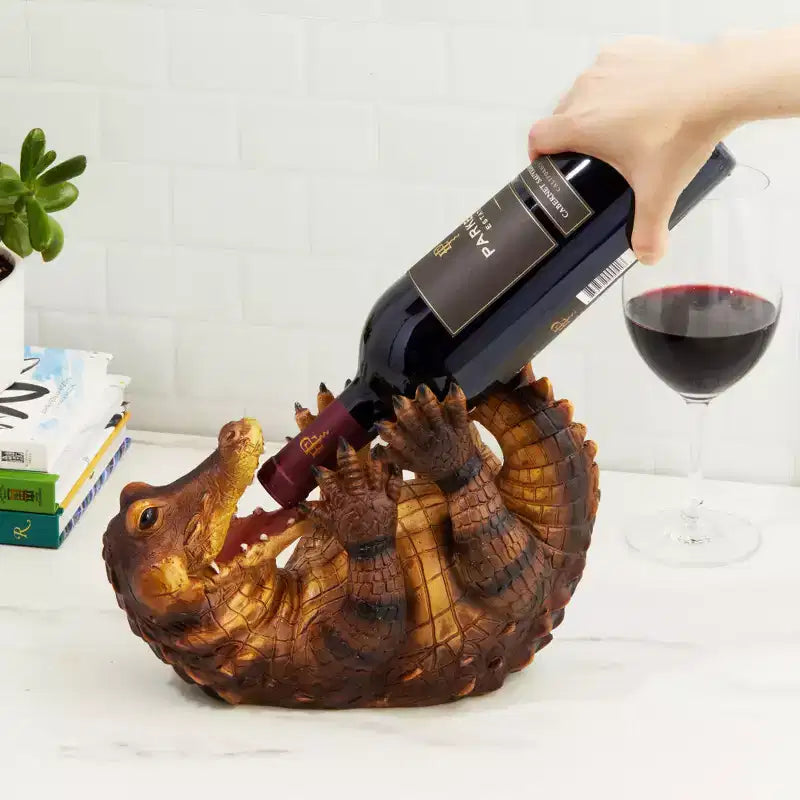 Porte-bouteille de vin en polyrésine en forme d'alligator, support de bouteille de vin de comptoir, marron, peut contenir 1 bouteille, lot de 1