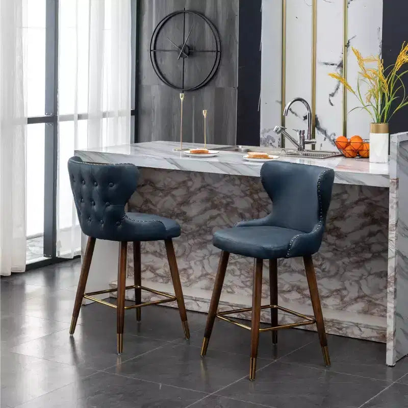 Tabouret de comptoir Roundhill Furniture Nevis, moderne du milieu du siècle, en similicuir touffeté avec garniture cloutée, bleu, lot de 2