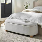 Banc de rangement Patricio avec pieds en bois massif | ART OF LIVING DESIGNS