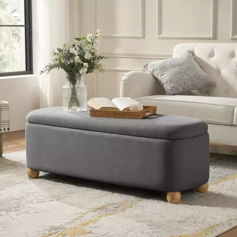 Banc de rangement Patricio avec pieds en bois massif | ART OF LIVING DESIGNS