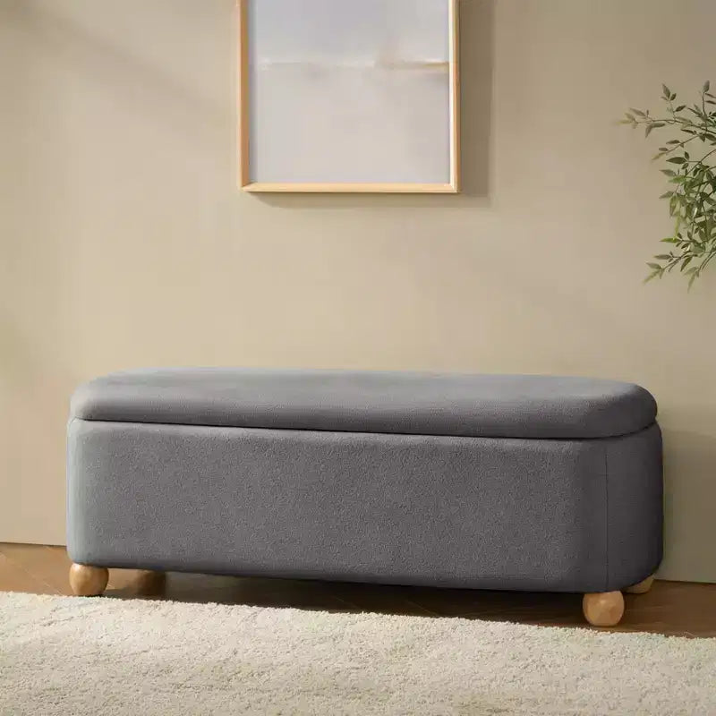 Banc de rangement Patricio avec pieds en bois massif | ART OF LIVING DESIGNS