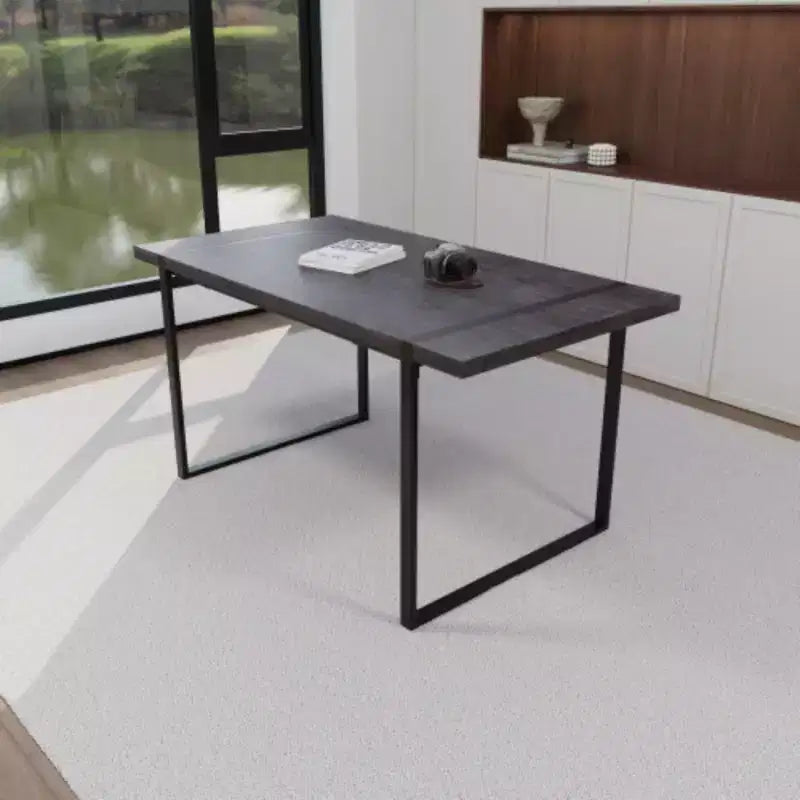 Table moderne rectangulaire en MDF et bois naturel (4-6 places), plateau en bois d'ingénierie 1,5 po, pieds en métal noir, maison/cuisine.