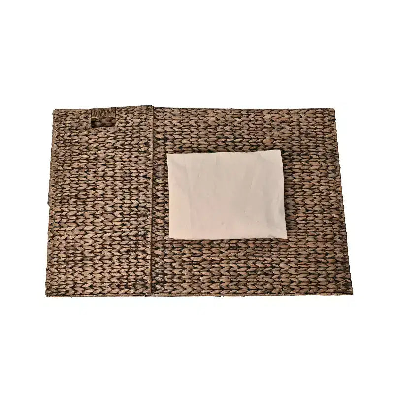 happimess Sawyer 24 Panier à linge pliable classique de style ferme en jacinthe tressée à 2 sections avec doublure lavable, poignées et couvercle