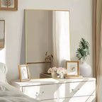 Miroir mural rectangulaire en aluminium doré à cadre fin avec design à angle droit