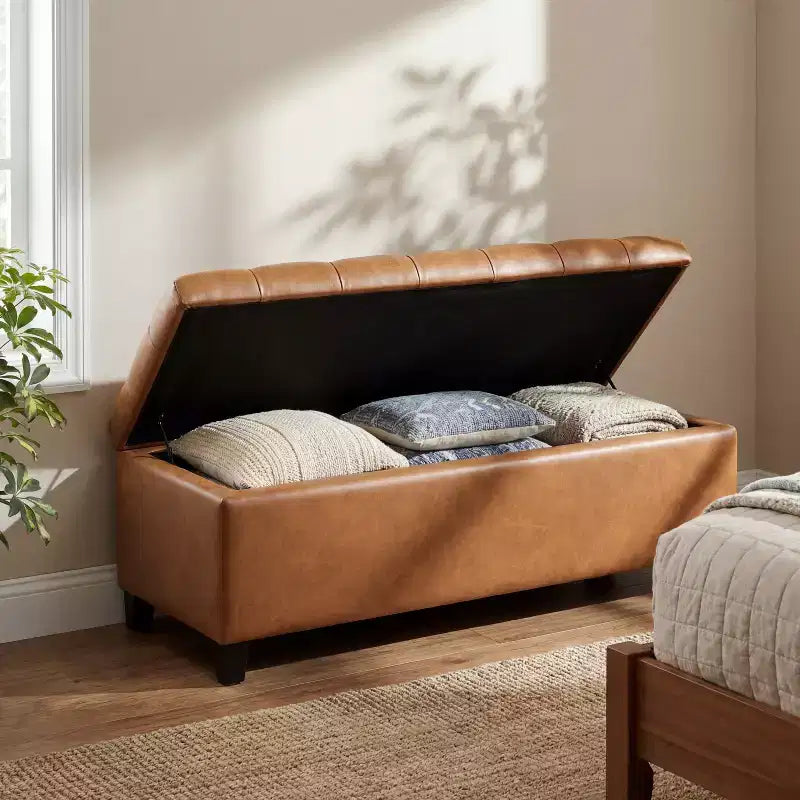 Christopher Knight Home Dana Ottoman de rangement contemporain en bois de bouleau touffeté avec boutons