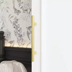 Armoire blanche Hitow, combinaison penderie, style moderne minimaliste, lignes embossées