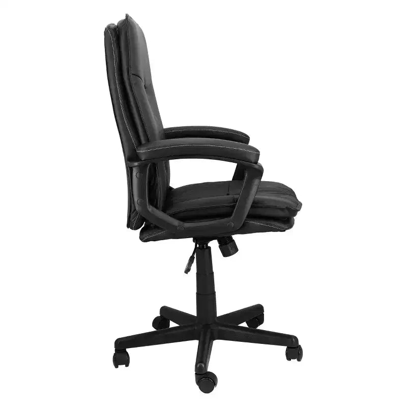 Chaise de bureau réglable Elama en similicuir capitonné noir à dossier haut
