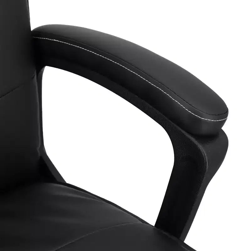 Chaise de bureau réglable Elama en similicuir capitonné noir à dossier haut