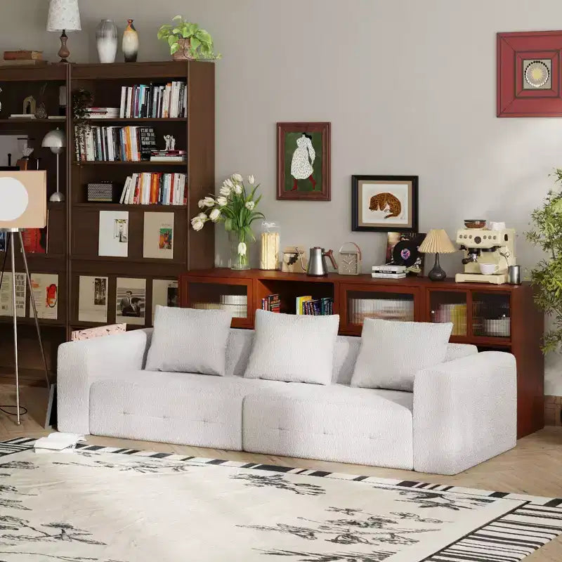 Canapé moderne Famapy en tissu moelleux beige avec coussins assortis : confort et style pour votre intérieur