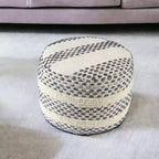 HomeRoots Pouf rond rayé ivoire et bleu en mélange de coton de 18 po