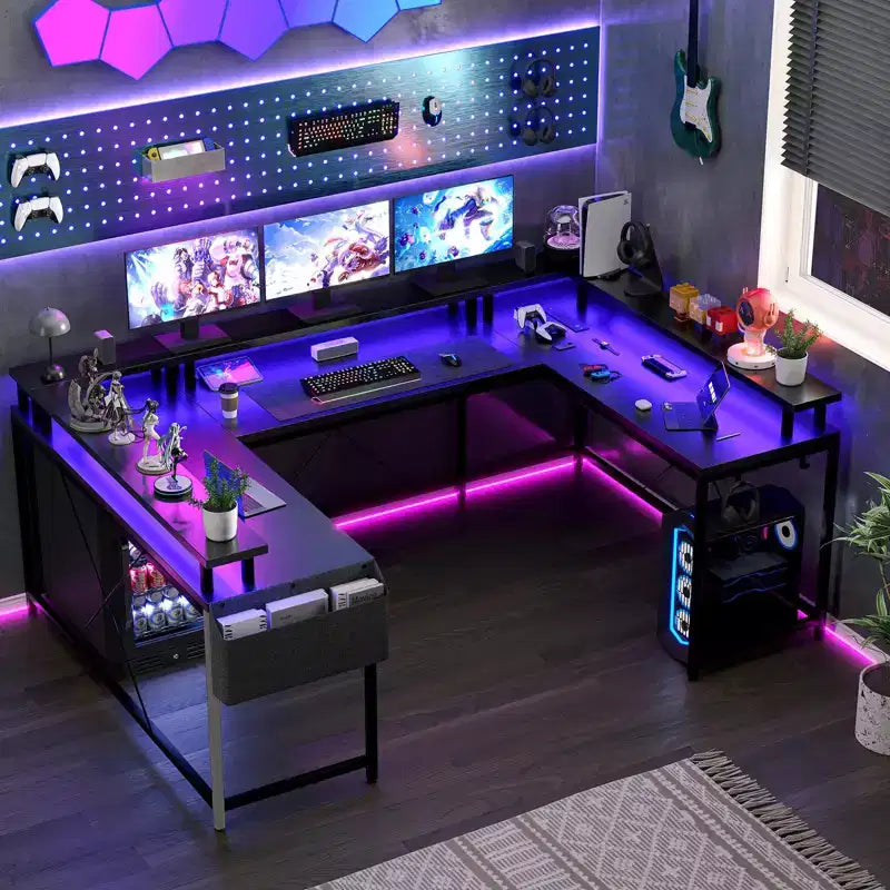 Bureau de jeu en U, bureau d'angle réversible avec prises de courant, bande LED et support de moniteur