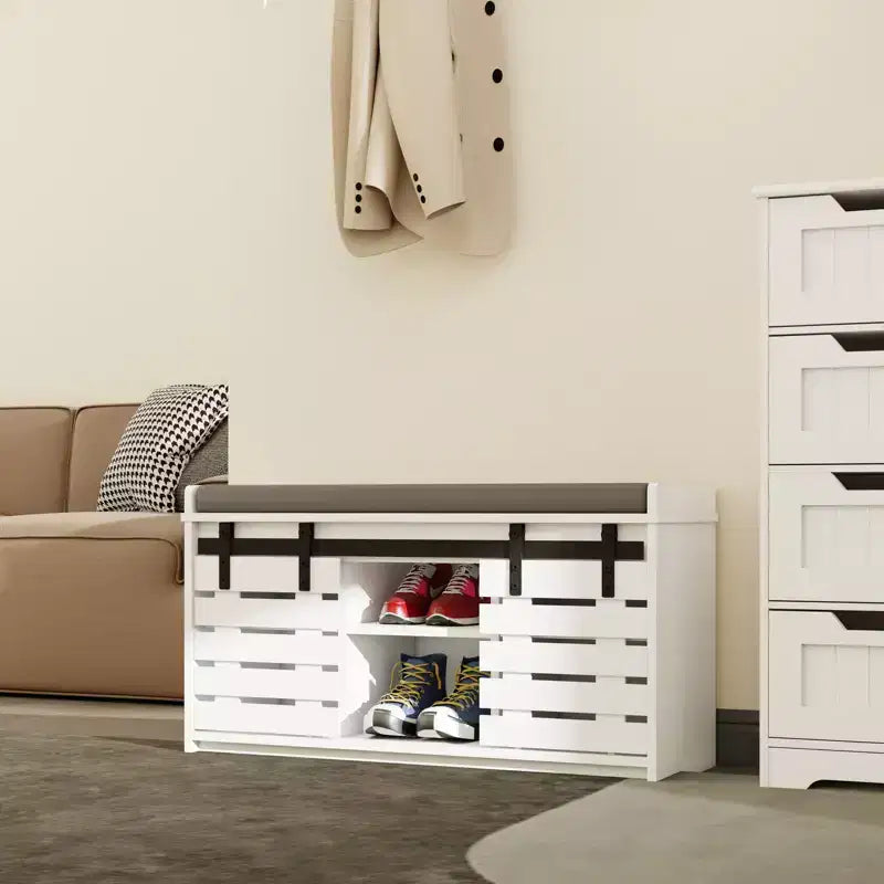Banc de rangement pour chaussures de ferme avec porte coulissante de style grange et coussin amovible, banc d'entrée/couloir pour chambre à coucher/vestiaire