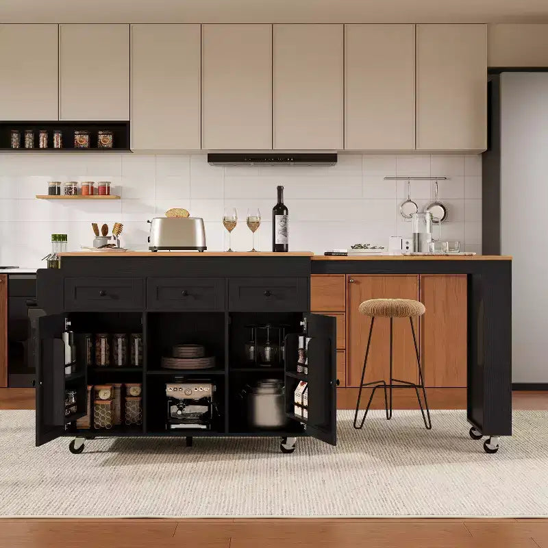 Îlot de cuisine roulant Bestier de 85,5 pouces avec table à manger extensible, prise de courant, 3 tiroirs, 2 portes et étagères latérales ouvertes