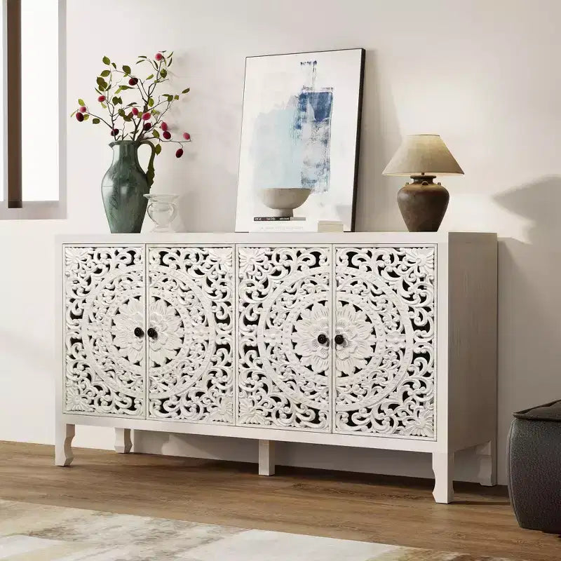 Buffet de rangement, Buffet bas vieilli avec 4 portes sculptées et étagère réglable, Buffet d'appoint en bois