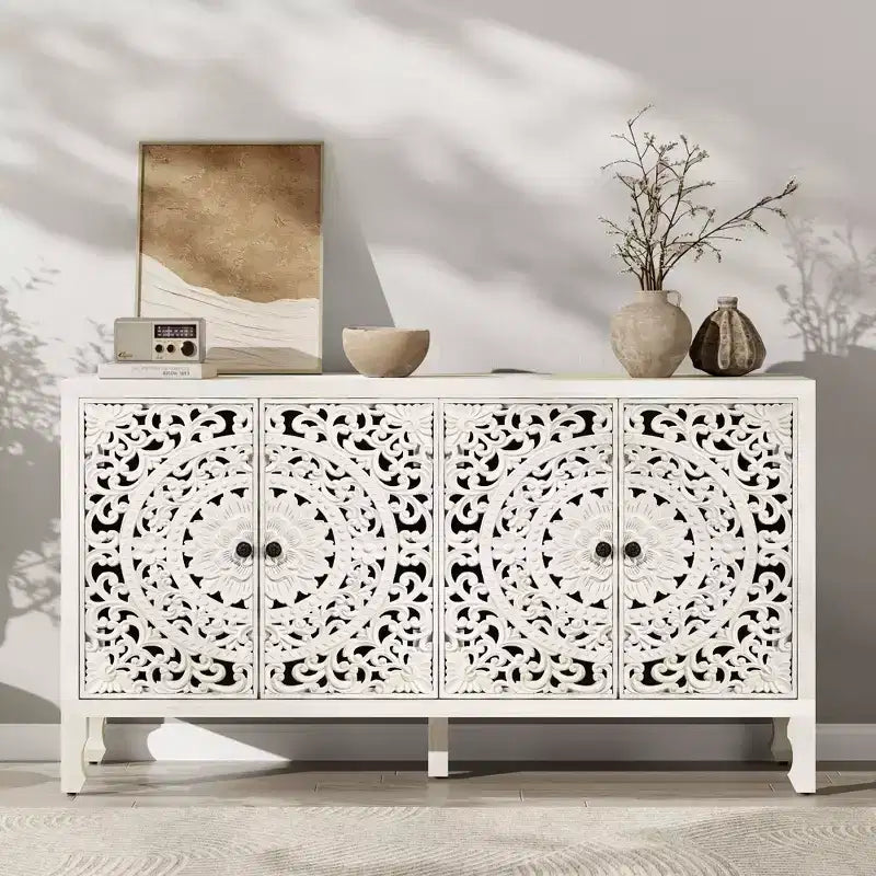 Buffet de rangement, Buffet bas vieilli avec 4 portes sculptées et étagère réglable, Buffet d'appoint en bois
