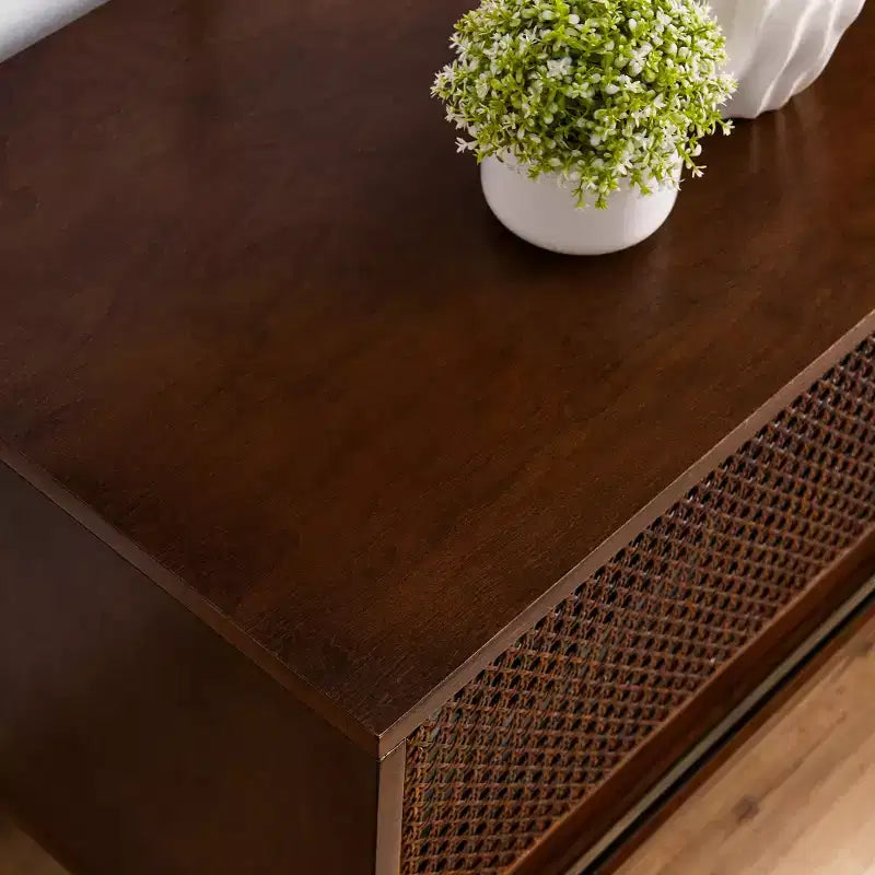 JVNOXK Meuble TV en rotin de style moderne du milieu du siècle, 150 cm, pour téléviseurs jusqu'à 65 pouces, avec pieds en bois massif et portes en rotin - Bois foncé
