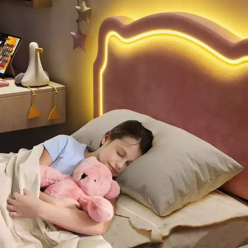 Cadre de lit double rembourré à LED pour enfants, cadre de lit plateforme princesse en velours avec tête de lit, support à lattes en bois, pas besoin de sommier tapissier