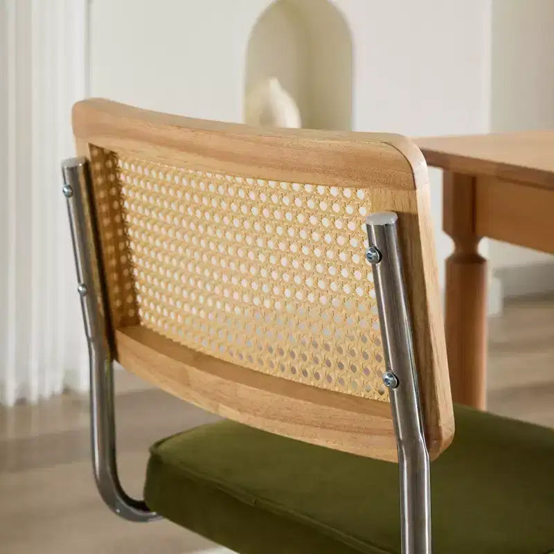 TUYOHW Lot de 2 chaises de salle à manger modernes, chaises d'appoint avec dossier en rotin naturel, base en acier chromé, chaises en rotin rembourrées en lin pour salle à manger