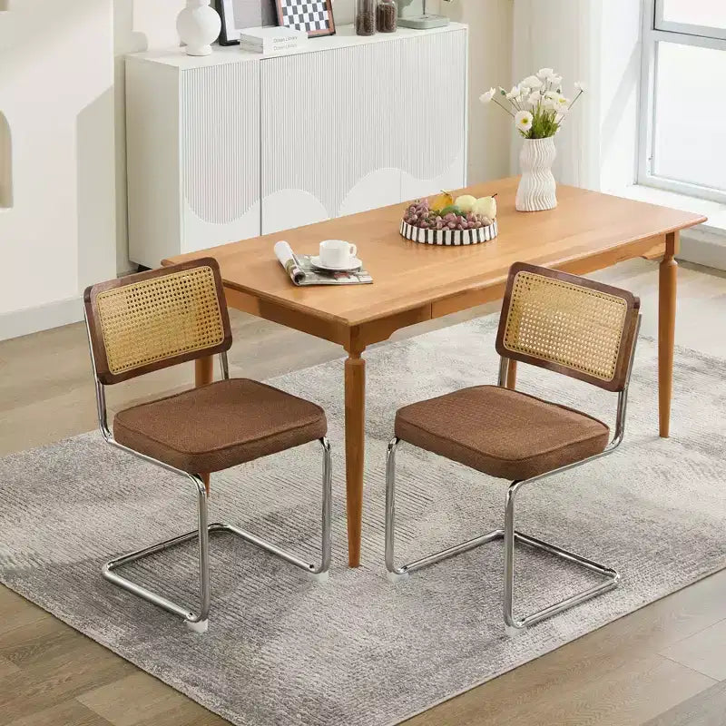 TUYOHW Lot de 2 chaises de salle à manger modernes, chaises d'appoint avec dossier en rotin naturel, base en acier chromé, chaises en rotin rembourrées en lin pour salle à manger
