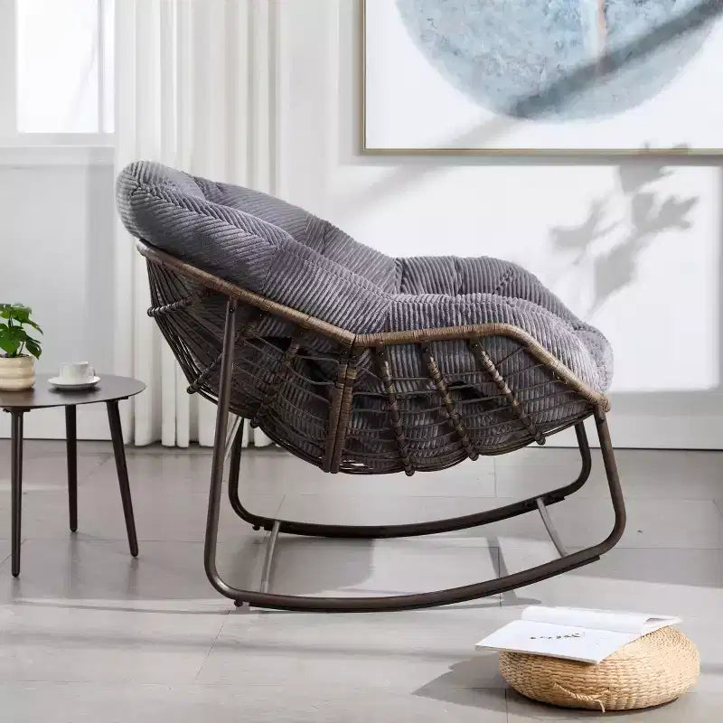 Fauteuil à bascule moderne en rotin avec coussin rembourré, fauteuil à bascule surdimensionné avec cadre en acier pour salon, chambre ou appartement - Panipeachy