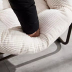 Fauteuil à bascule moderne en rotin avec coussin rembourré, fauteuil à bascule surdimensionné avec cadre en acier pour salon, chambre ou appartement - Panipeachy