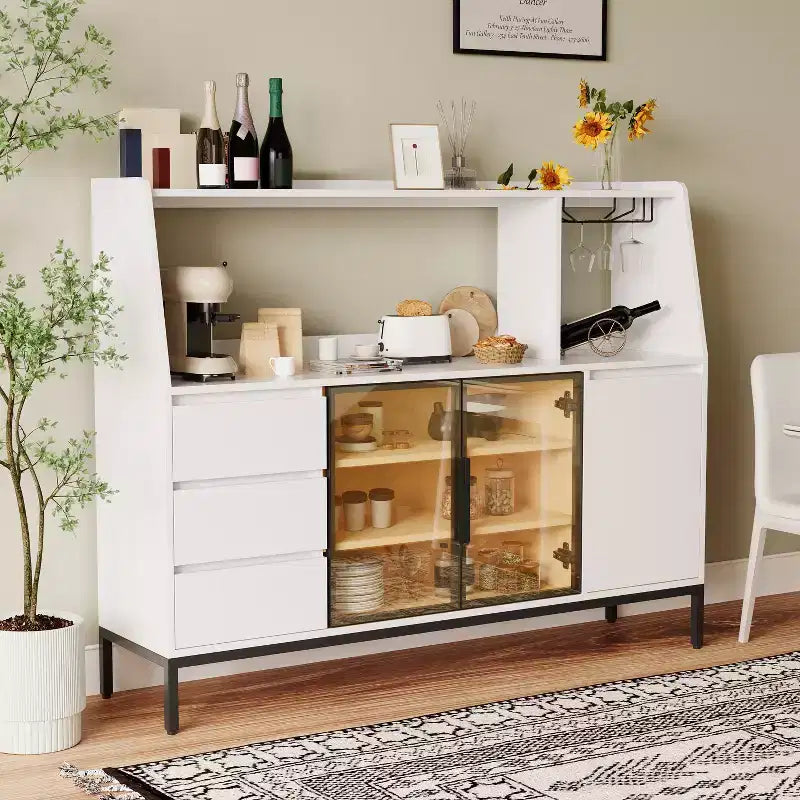 Meuble de rangement moderne, buffet décoratif avec 3 tiroirs et portes en verre ; le buffet peut contenir des verres à vin