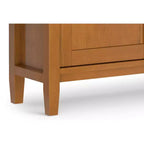 Meuble de rangement pour entrée de 36 po de large en bois massif de style transitoire Norfolk, brun doré pâle