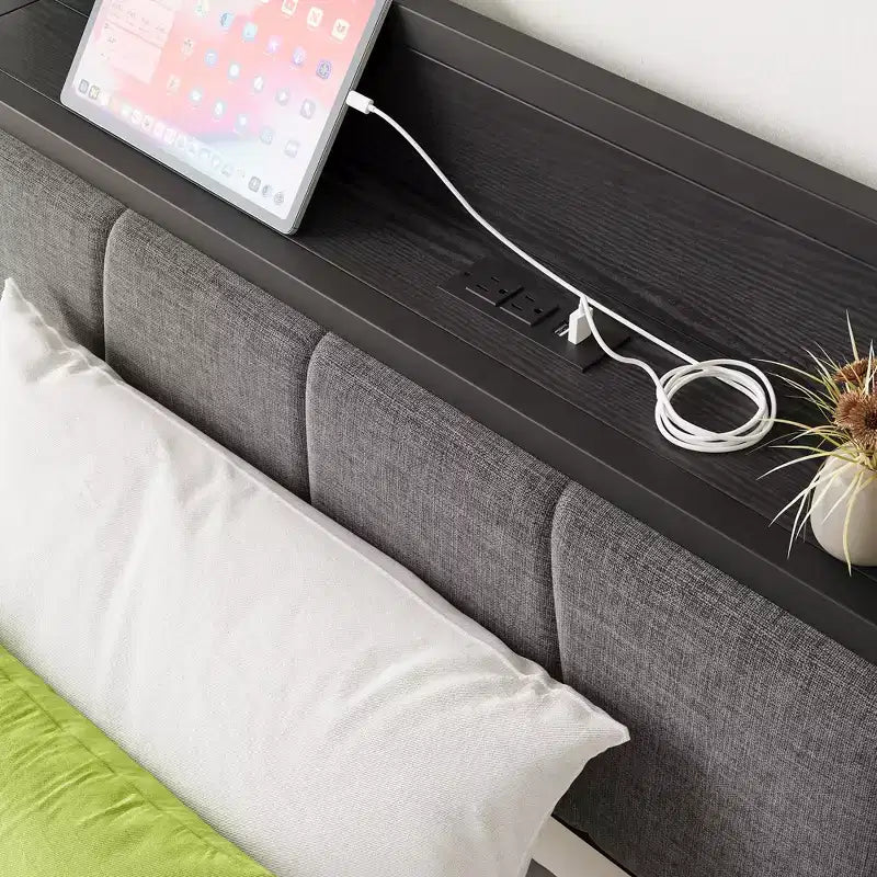 Cadre de lit double MAYEERTY avec tête de lit de rangement et station de recharge, pas besoin de sommier tapissier pour chambre à coucher