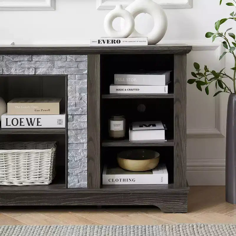 Meuble TV TUYOHW pour téléviseurs jusqu'à 65 pouces, console multimédia de style ferme avec contours en fausse pierre empilée et étagères ouvertes