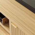 Meuble TV cannelé pour téléviseurs de 75 pouces et plus, meuble de divertissement moderne avec rangement à 2 niveaux, étagères réglables et poignées, console média pour salon et chambre