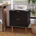 Lot de 2 tables de chevet modernes avec station de recharge, 2 tiroirs et design cannelé en bois | Table d'appoint dorée pour chambre, salon et bureau à domicile