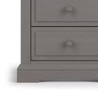 Table de chevet à 2 tiroirs Child Craft Jordyn pour chambre de bébé ou d'enfant, grand tiroir de rangement, en pin robuste, finition non toxique et sans danger pour les bébés