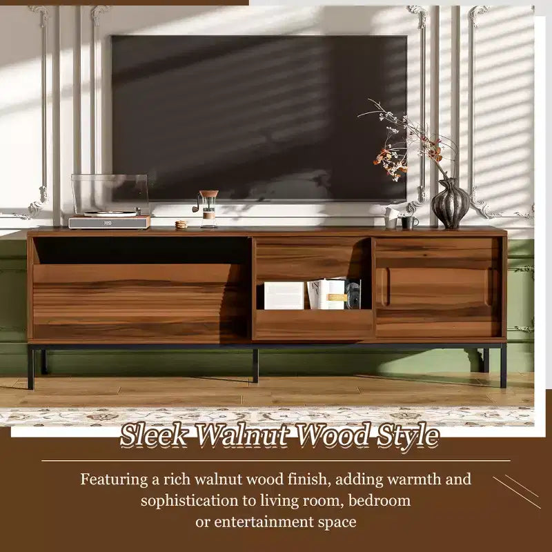 Meuble TV JVNOXK 70,8 pouces de style Mid-Century Modern avec espace de rangement, portes coulissantes, étagères réglables et cadre en métal. Idéal pour les salons