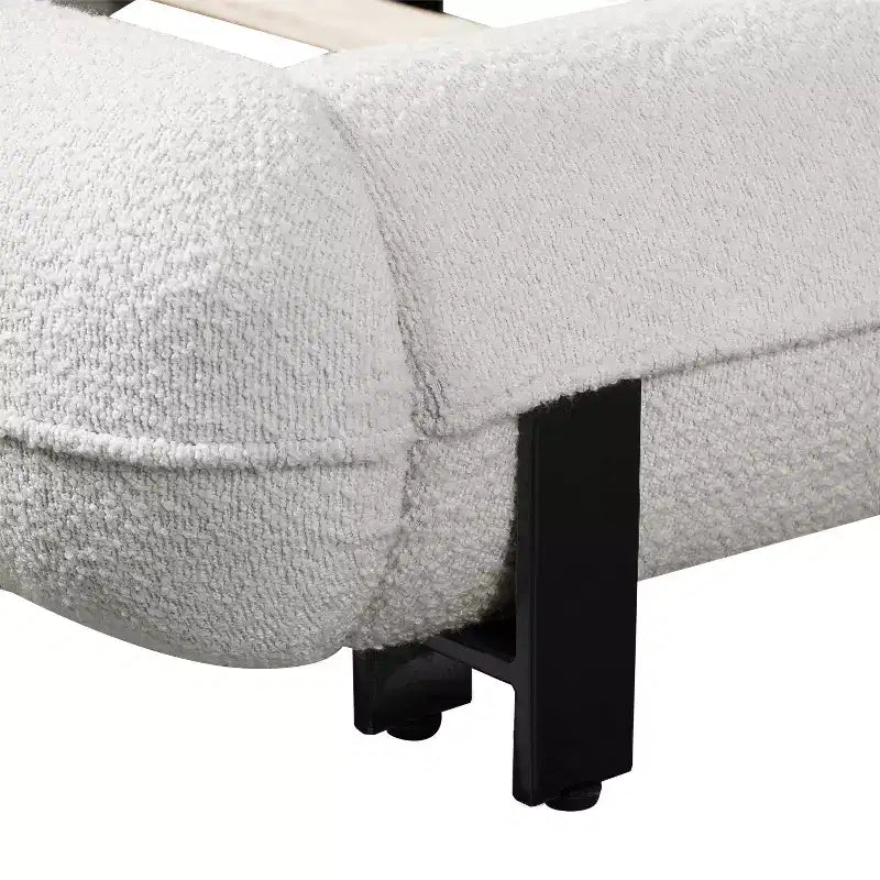 Lit plateforme rembourré Queen/King Size avec tête de lit épaisse rembourrée, pieds en bois massif et design incurvé, blanc - ModernLuxe