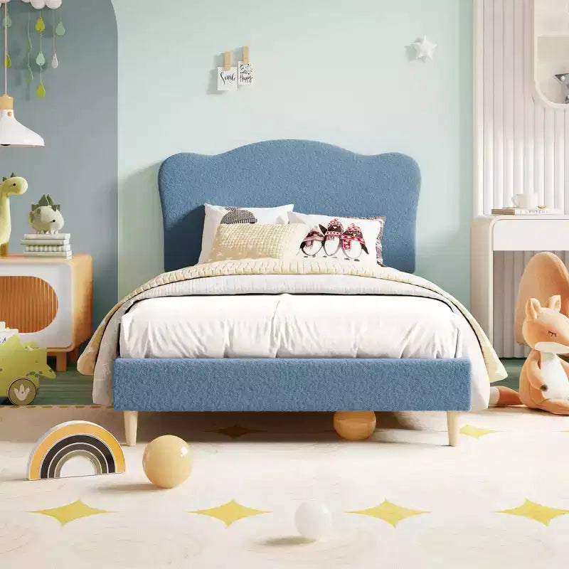 Cadre de lit double rembourré pour enfants avec tête de lit festonnée, lit double en velours mignon pour enfants, lit plateforme robuste, aucun sommier tapissier requis, lattes en bois