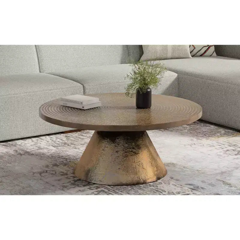 Table basse contemporaine ronde Alyssa de 36 pouces de large en fonte d'aluminium laiton vieilli, entièrement assemblée