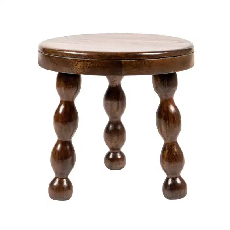 Table d'appoint ronde en bois de manguier avec pieds trépieds en noyer de Storied Home