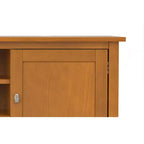 Meuble TV bas moderne du milieu du siècle en bois massif de 183 cm de large Noelle, en noyer, pour téléviseurs jusqu'à 80 pouces