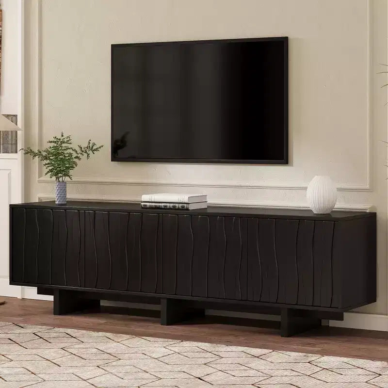 Meuble TV Rétro en Bois Grainé, Portes Ondulées, Convient aux TV Jusqu'à 75 Pouces, Console Média de Style Rustique avec Grand Espace de Rangement, Base Robuste