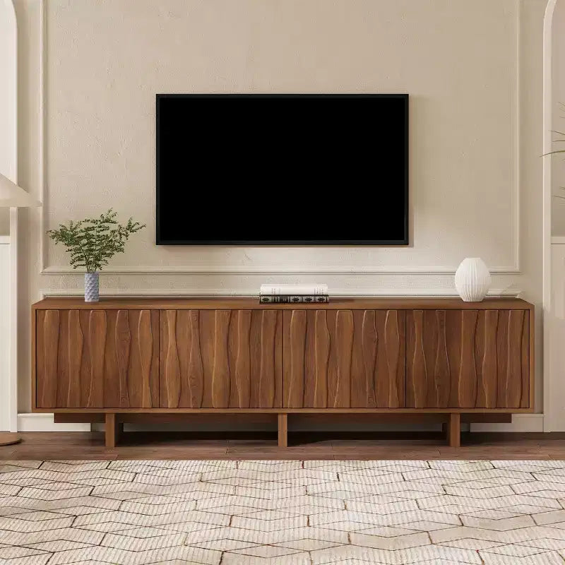 Meuble TV Rétro en Bois Grainé, Portes Ondulées, Convient aux TV Jusqu'à 75 Pouces, Console Média de Style Rustique avec Grand Espace de Rangement, Base Robuste