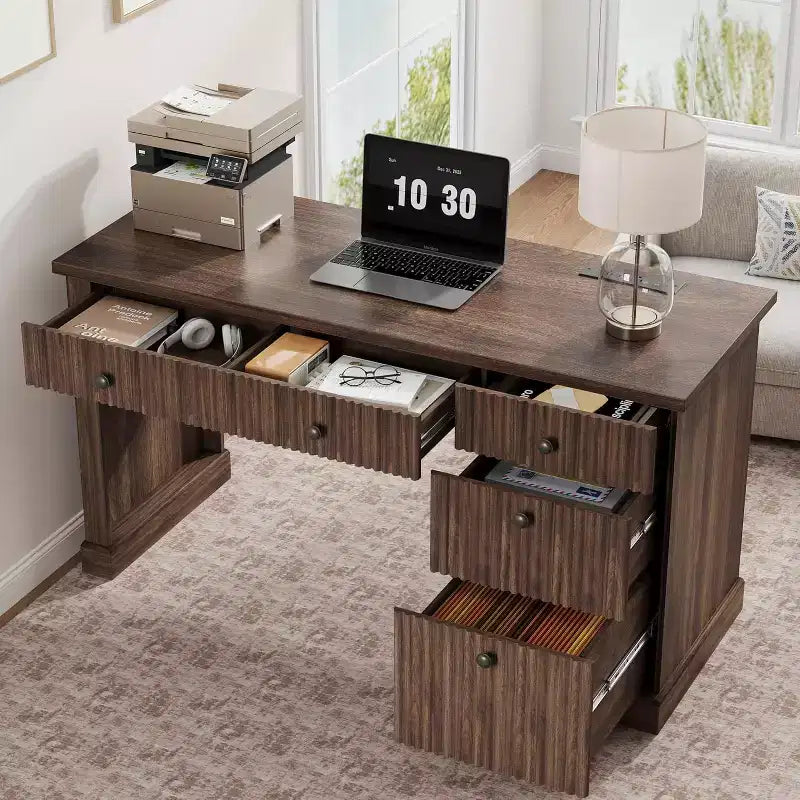 Rangement de bureau cannelé pour la maison, bureau de direction moderne de 54 po avec station de recharge, bureau d'ordinateur en bois avec classeur et tiroirs