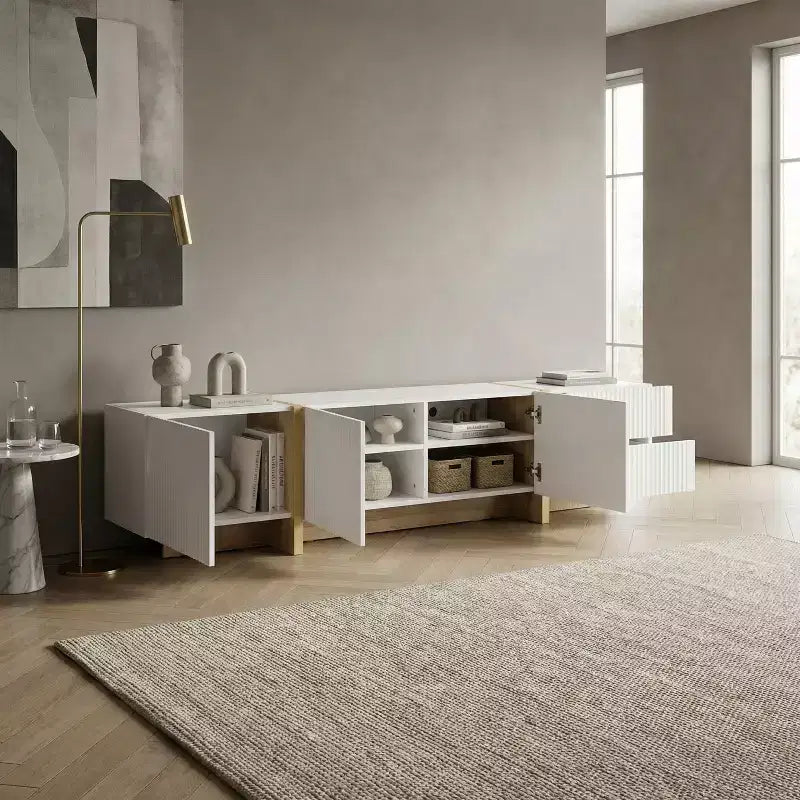 Meuble TV JVNOXK 74 pouces avec pieds rainurés dorés effet bois, convient aux téléviseurs de 80 pouces et moins, avec meuble de rangement, idéal pour les salons, Blanc
