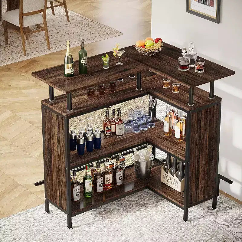 Bar d'angle Lantine en L : Marron rustique, avec porte-verres, étagères à 2 niveaux, repose-pieds.