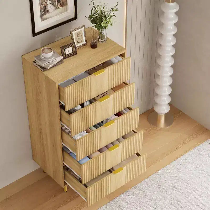 Commode cannelée pour chambre à coucher avec 5 tiroirs, commode moderne de 112,5 cm de hauteur avec poignée en métal, organisateur de rangement de vêtements en bois