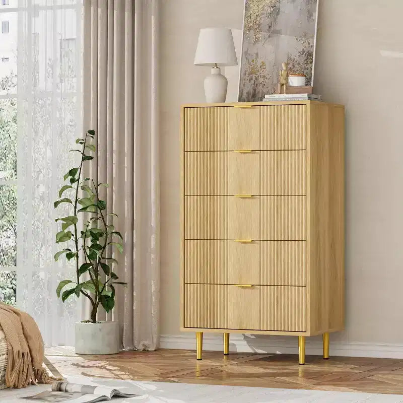 Commode cannelée pour chambre à coucher avec 5 tiroirs, commode moderne de 112,5 cm de hauteur avec poignée en métal, organisateur de rangement de vêtements en bois