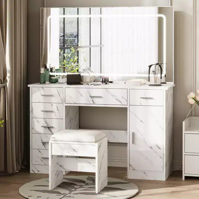 Coiffeuse de Maquillage avec Miroir et Lumières, Table de Maquillage de 47" de large avec 7 Tiroirs et Prise Électrique, Ensemble Coiffeuse avec Tabouret pour Chambre à Coucher, Blanc Marbre